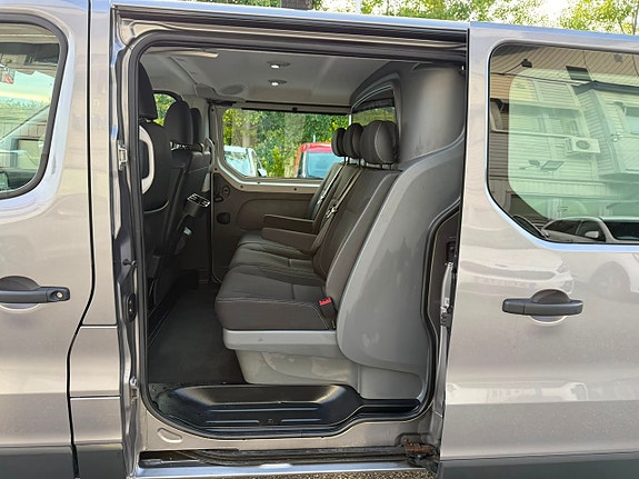 Renault Trafic 15 of 17
