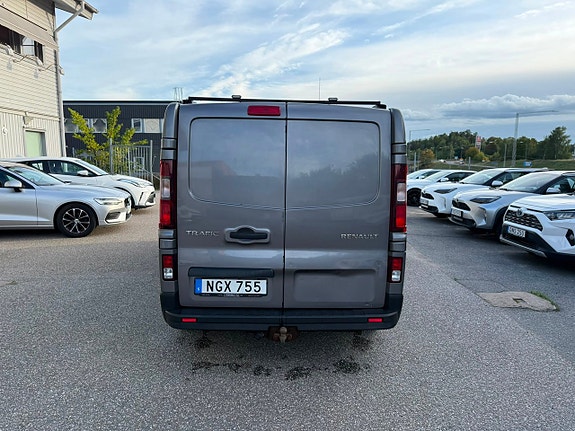 Renault Trafic 8 of 17