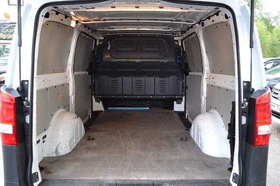 Mercedes-Benz Vito 114 12 of 14