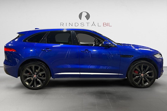 Jaguar F-PACE 8 of 19