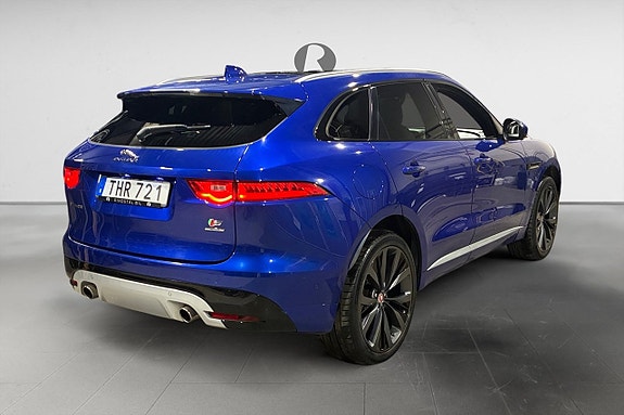 Jaguar F-PACE 7 of 19