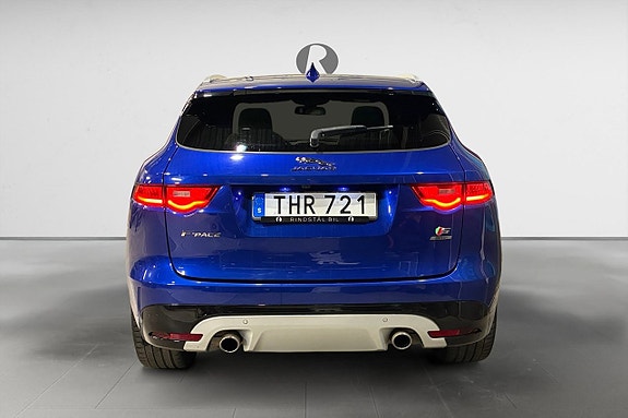 Jaguar F-PACE 6 of 19