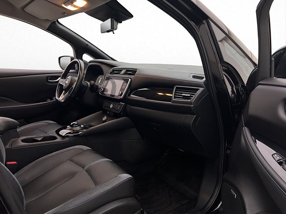 Nissan Leaf 27 of 30