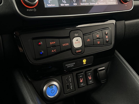 Nissan Leaf 24 of 30