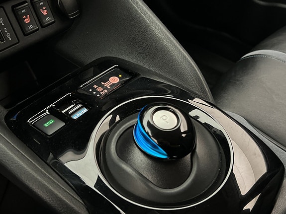 Nissan Leaf 25 of 30