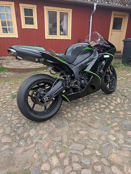 Kawasaki Zx6r 4 of 5