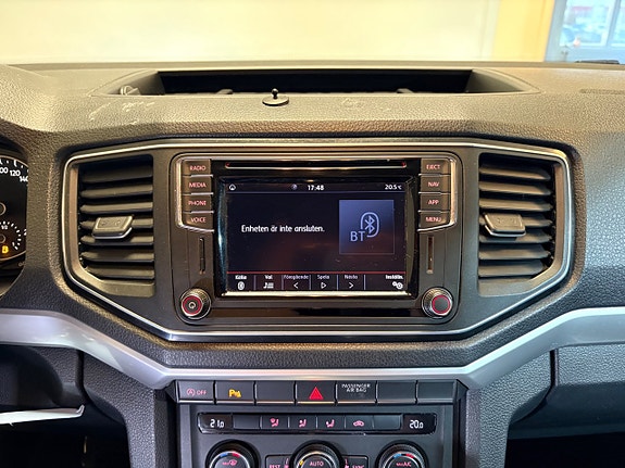 Volkswagen Amarok 16 of 27