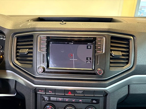 Volkswagen Amarok 19 of 27