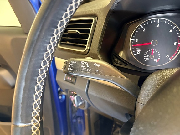 Volkswagen Amarok 11 of 27