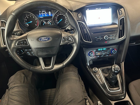 Ford Focus 13 of 19