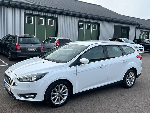 Ford Focus 2 of 19