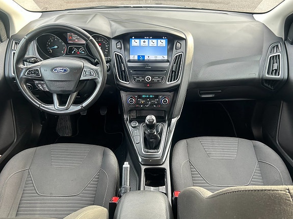 Ford Focus 9 of 19