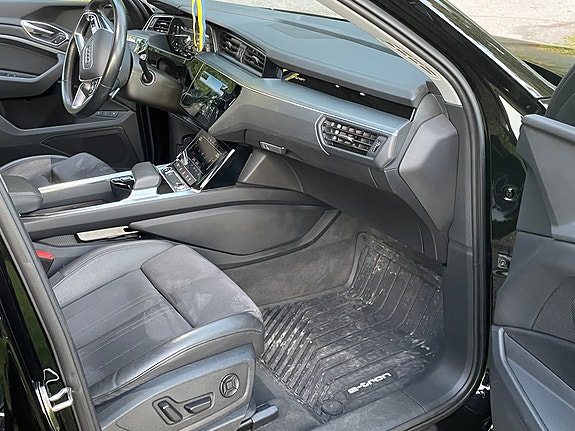 Audi e-tron 6 of 6