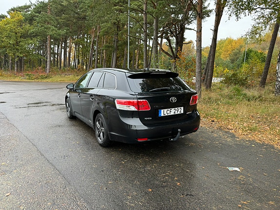 Toyota Avensis 3 of 11