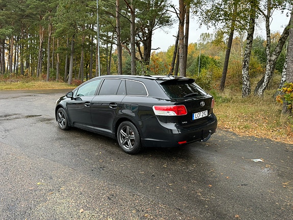 Toyota Avensis 9 of 11