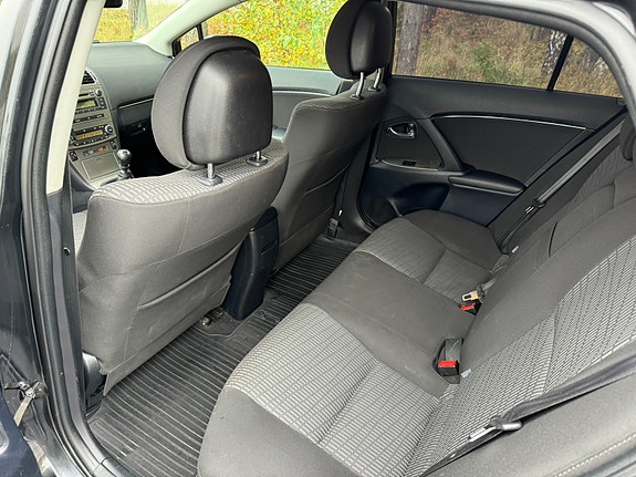 Toyota Avensis 6 of 11