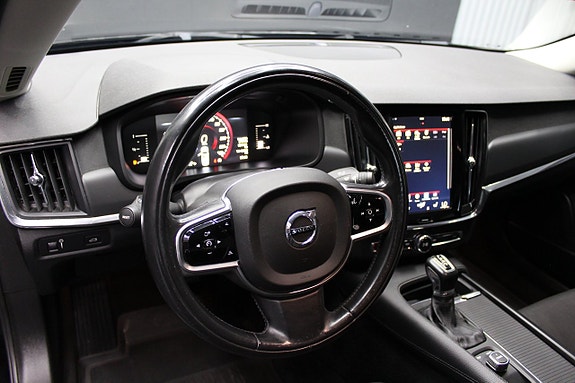 Volvo S90 10 of 16