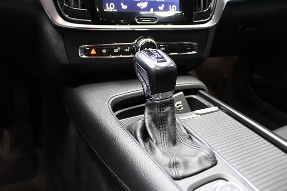 Volvo S90 13 of 16
