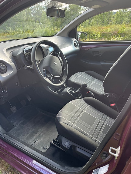 Peugeot 108 5 of 6