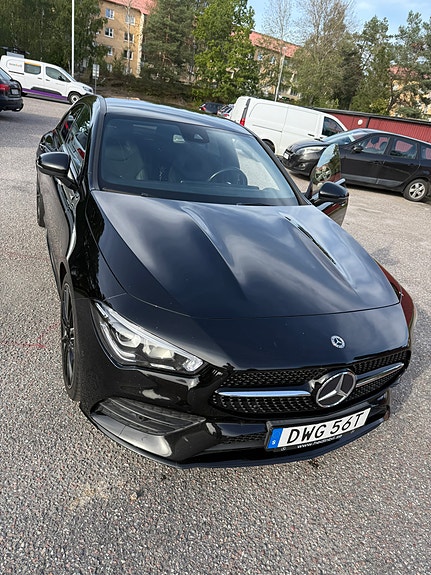 Mercedes-Benz CLA180 2 of 6