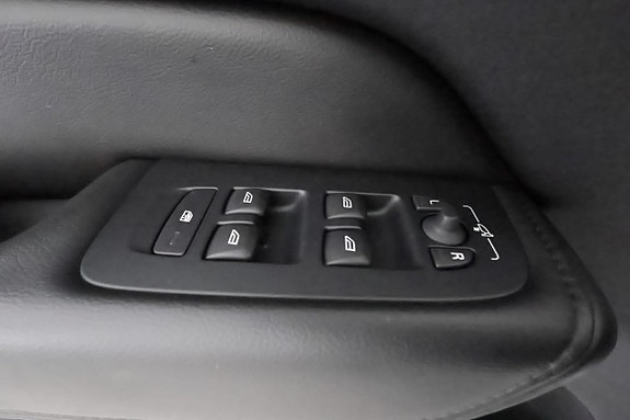 Volvo XC60 13 of 27