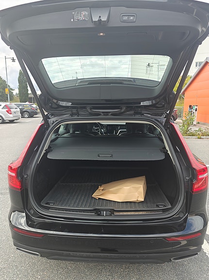 Volvo V60 Cross Country 5 of 14