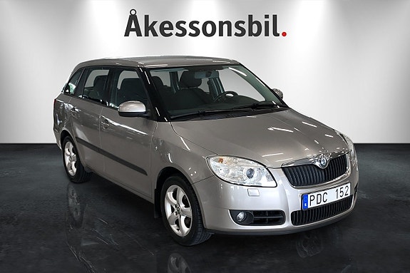 Skoda Fabia 2 of 9