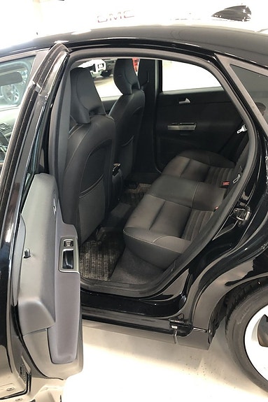 Volvo S40 9 of 11