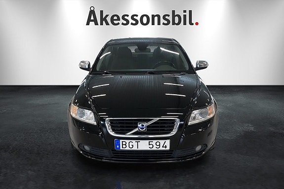 Volvo S40 2 of 11