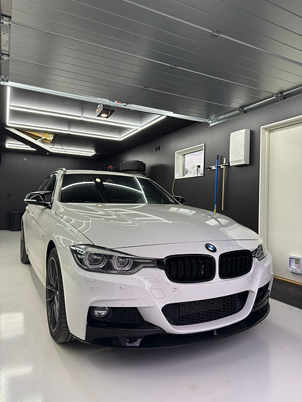 BMW 320d 3 of 10