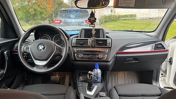 BMW 118d 2 of 6