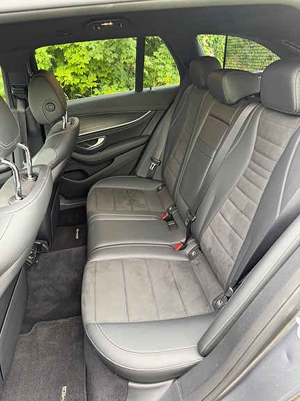 Mercedes-Benz E300 de 4 of 5