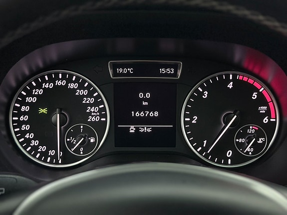 Mercedes-Benz B180 16 of 27