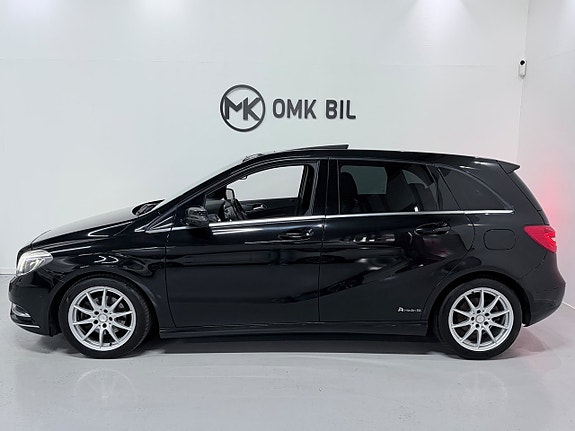Mercedes-Benz B180 5 of 27