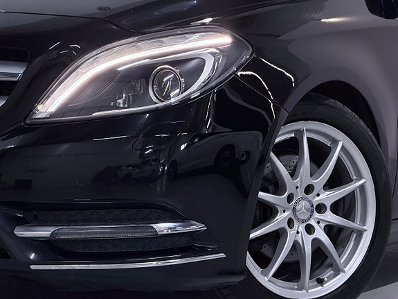 Mercedes-Benz B180 26 of 27