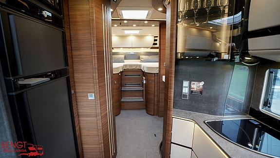 Carthago e-line I 61 XL LE Mercedes 12 of 21