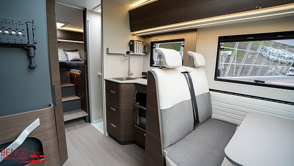Adria Coral SUPREME 670 SL - Fiat MultiJet3 140HP (103kW) HD 43H 10 of 21