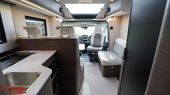 Adria Coral SUPREME 670 SL - Fiat MultiJet3 140HP (103kW) HD 43H 17 of 21