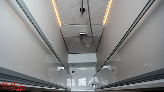 Adria Coral SUPREME 670 SL - Fiat MultiJet3 140HP (103kW) HD 43H 19 of 21
