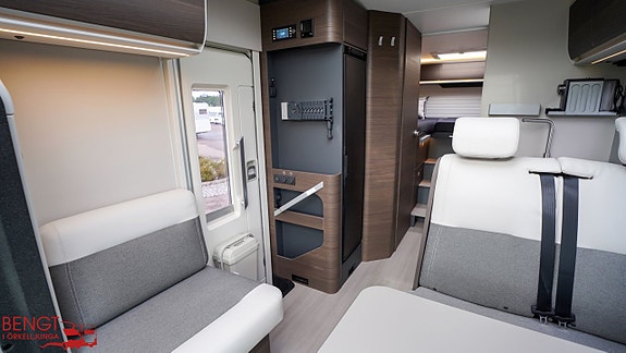 Adria Coral SUPREME 670 SL - Fiat MultiJet3 140HP (103kW) HD 43H 7 of 21