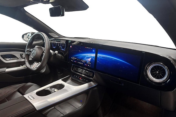 Mercedes-Benz CLA350 9 of 12