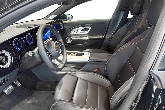 Mercedes-Benz CLA350 11 of 12