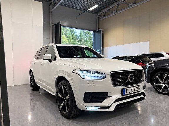 Volvo XC90 4 of 30