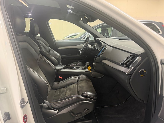 Volvo XC90 18 of 30