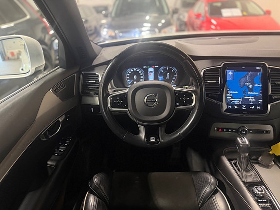 Volvo XC90 15 of 30