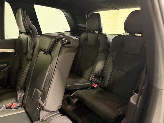 Volvo XC90 13 of 30