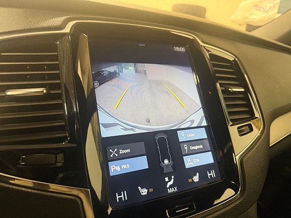 Volvo XC90 30 of 30
