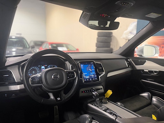Volvo XC90 16 of 30