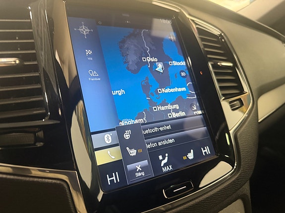 Volvo XC90 26 of 30