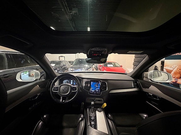 Volvo XC90 14 of 30